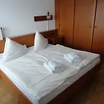 Panoramablickhotel - Lakeview Apartments Lägenhetshotell Annenheim