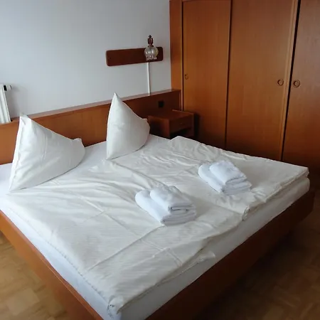 Panoramablickhotel - Lakeview Apartments Apartmanhotel Annenheim